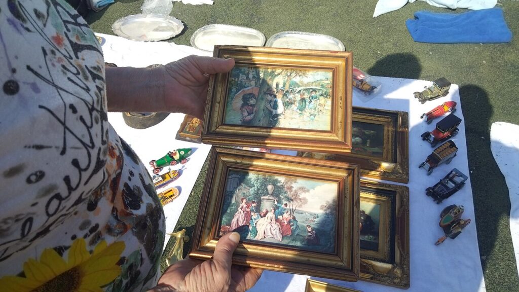 1280px Birgu flea market 05