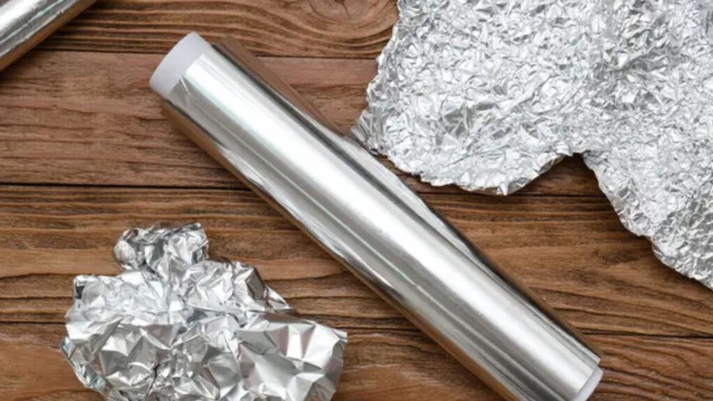 A Roll of Aluminum Foil Is More Useful Than You Think—19 Ways to Use It