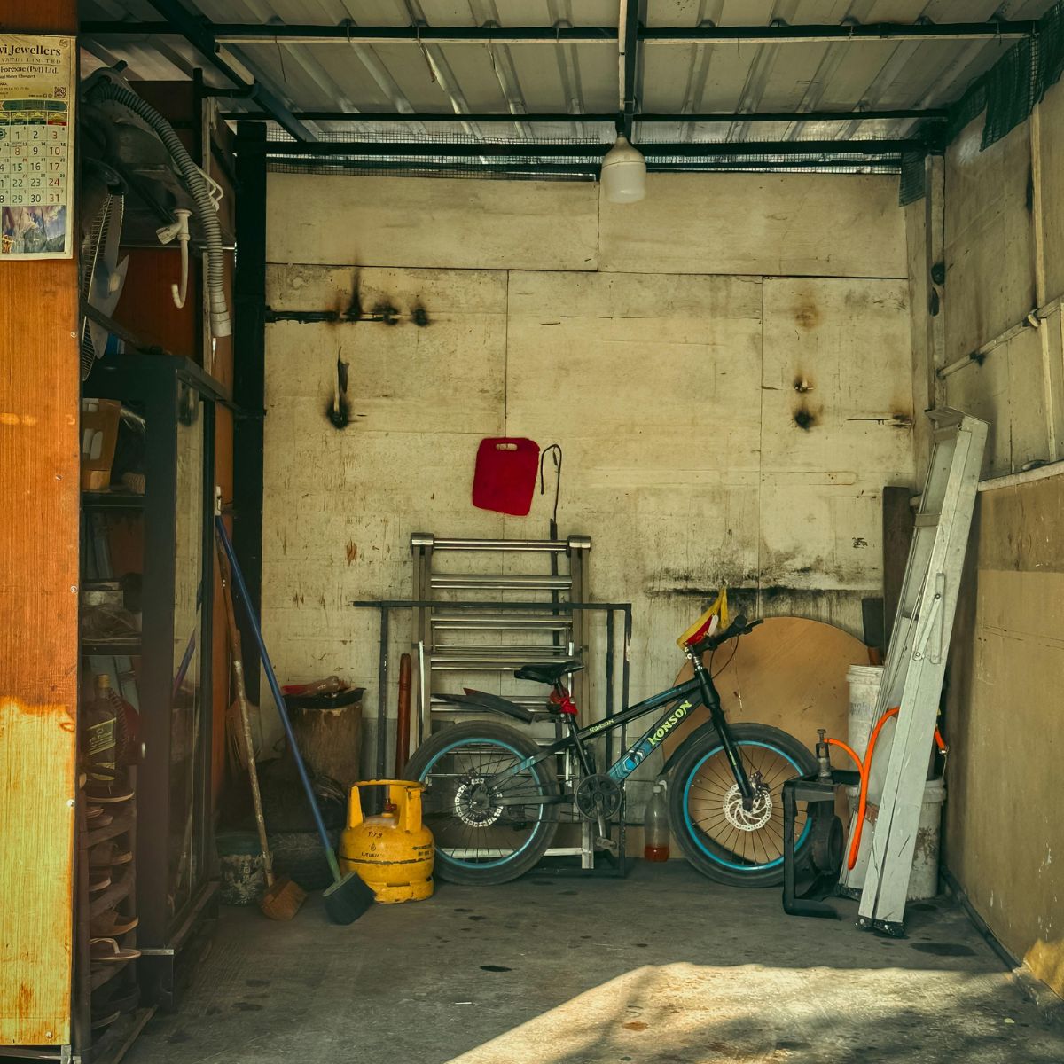 14 Things You’ll Regret Leaving in the Garage (Store These Somewhere Else)