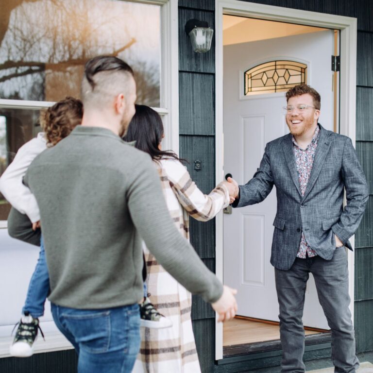 12 Things Professional Home Stagers Say Instantly Turn Buyers Away