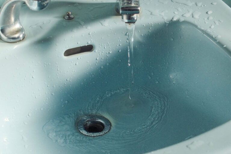 10 Things That Can Unclog a Drain Without a Bottle of Drano