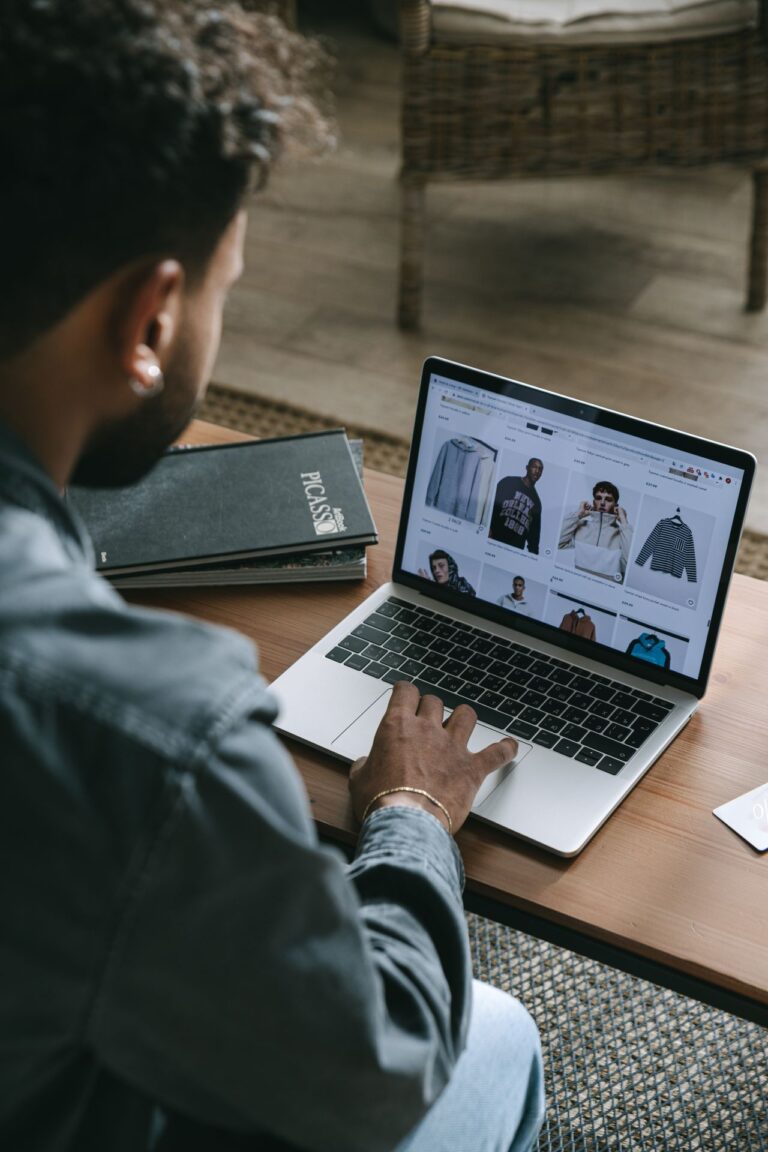 8 Websites Where You Can Find Clothes, Furniture, and More for Free