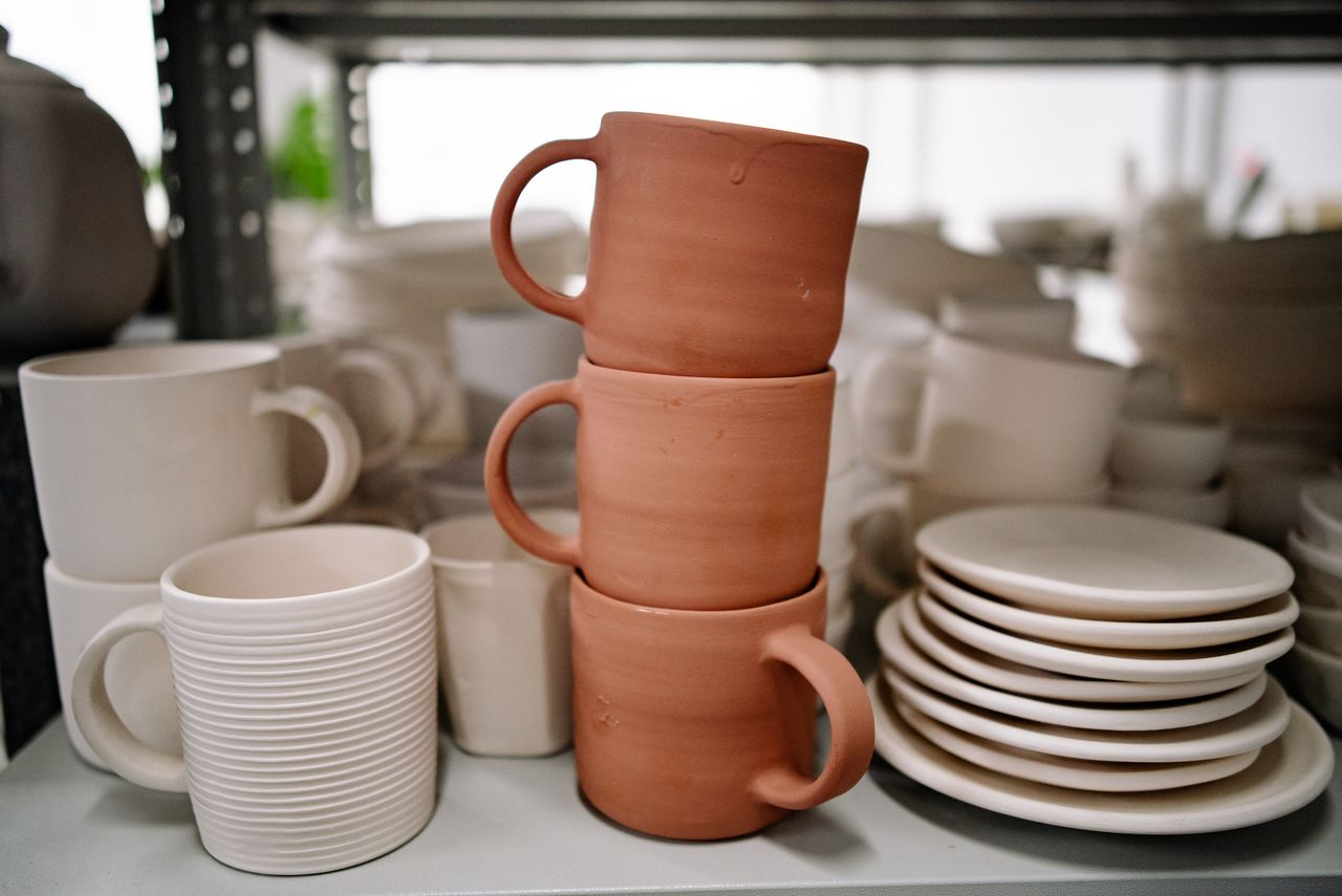 Never Skip the Pottery Aisle—10 Vintage Pottery Names Worth Looking for at Thrift Stores