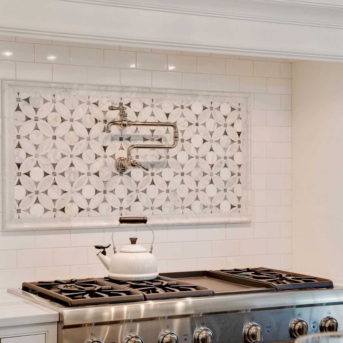 These Kitchen Trends Were Everywhere a Few Years Ago&mdash;Now Everyone&rsquo;s Sick of Them