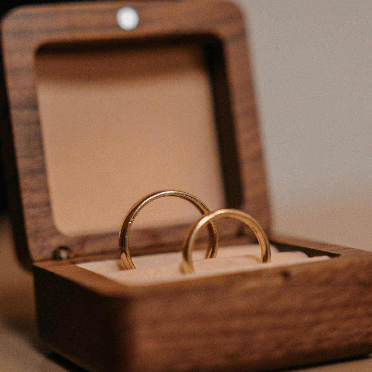 Woman Finds $250 Ring in Estate Sale Purchase&mdash;Is She Obligated to Give It Back?