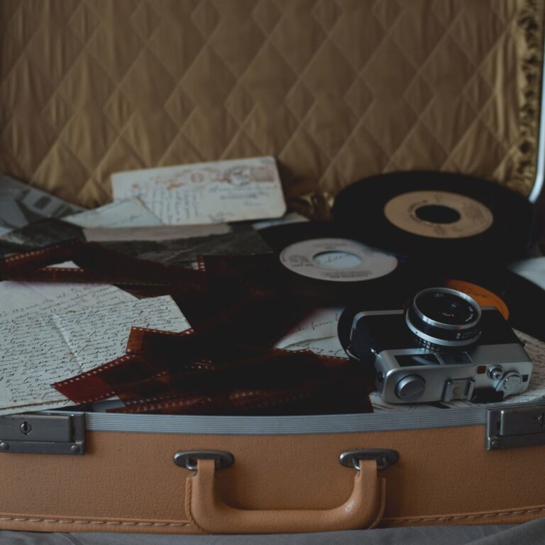 14 Things Adults Still Keep at Their Parents’ House (Even Years After Moving Out)