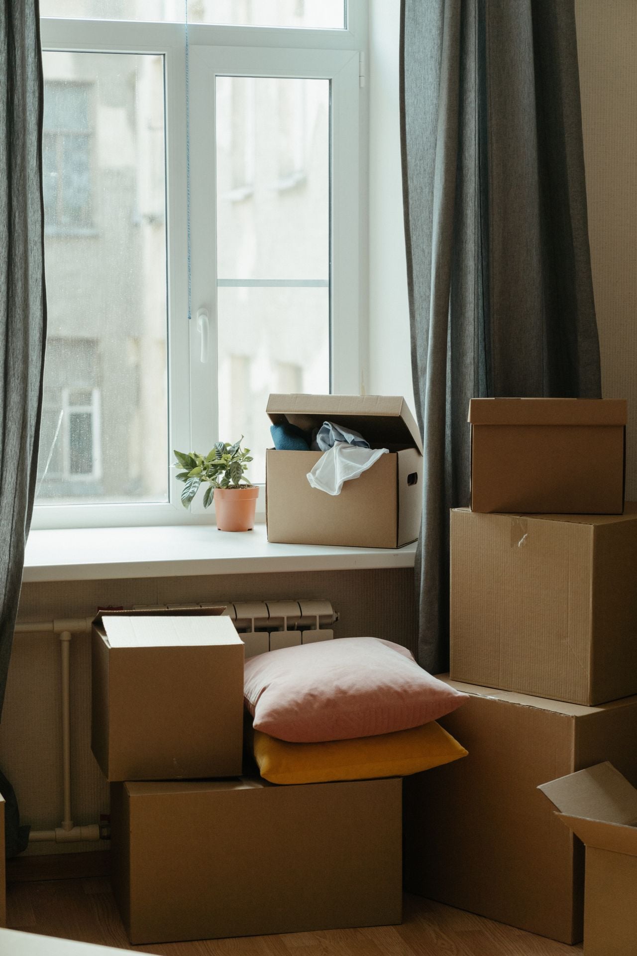 9 decluttering rules that make the “keep or get rid of it?” decision easier