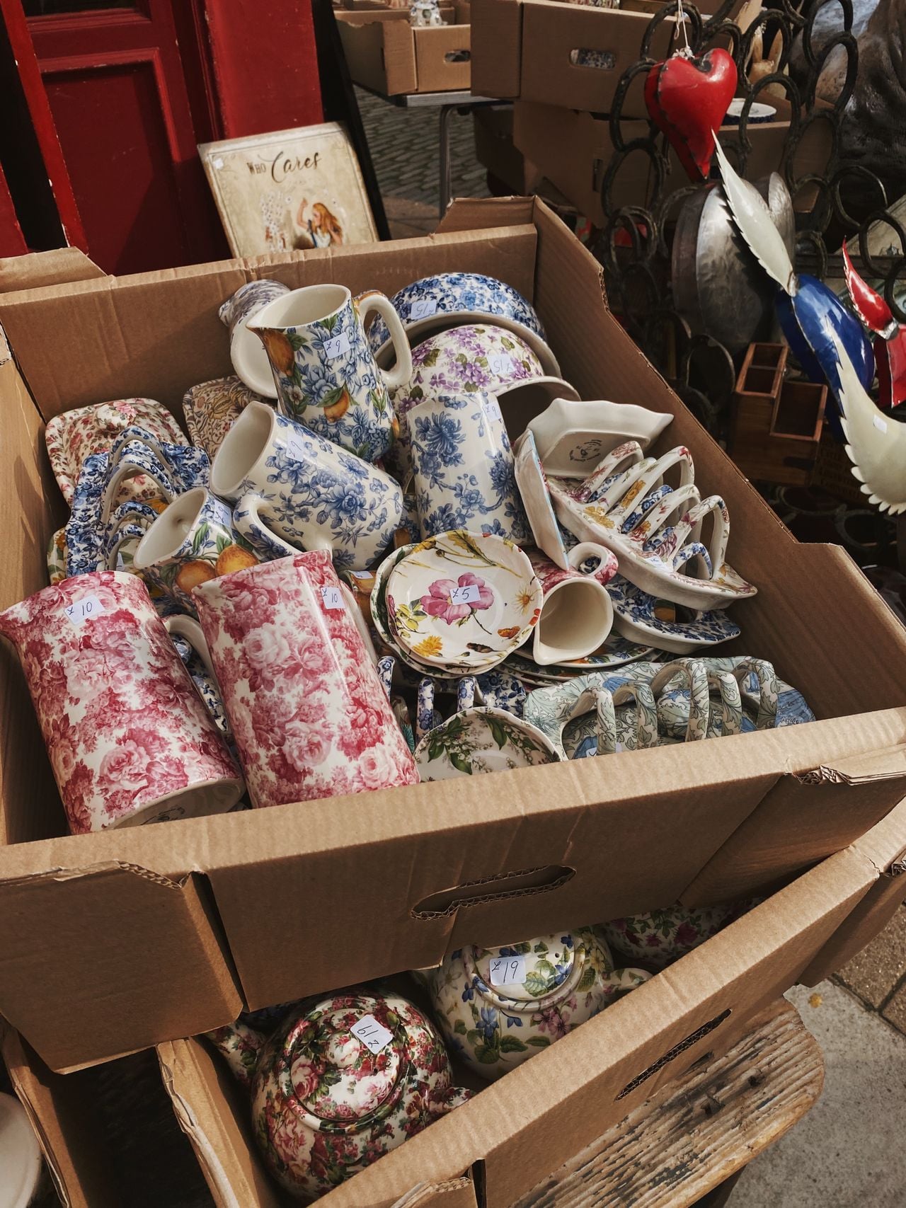 Garage Sale Shoppers Show Up Early Looking for These 10 Things