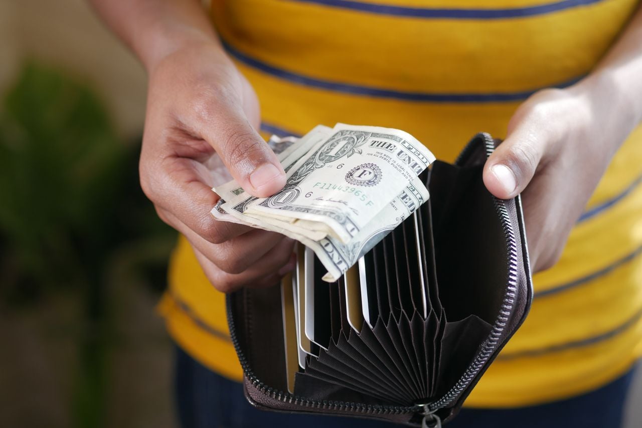 7 Bad Money Habits That Could Be Keeping You Broke