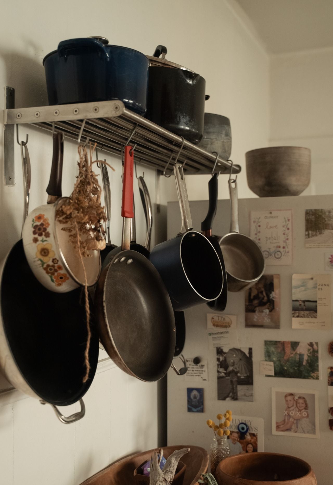 Thrift stores are full of cookware &mdash; here&rsquo;s how to tell what&rsquo;s actually worth buying